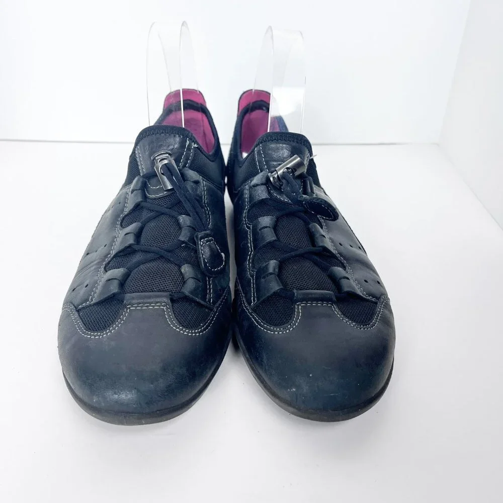 2/$14 Ecco Leather Sneakers 41